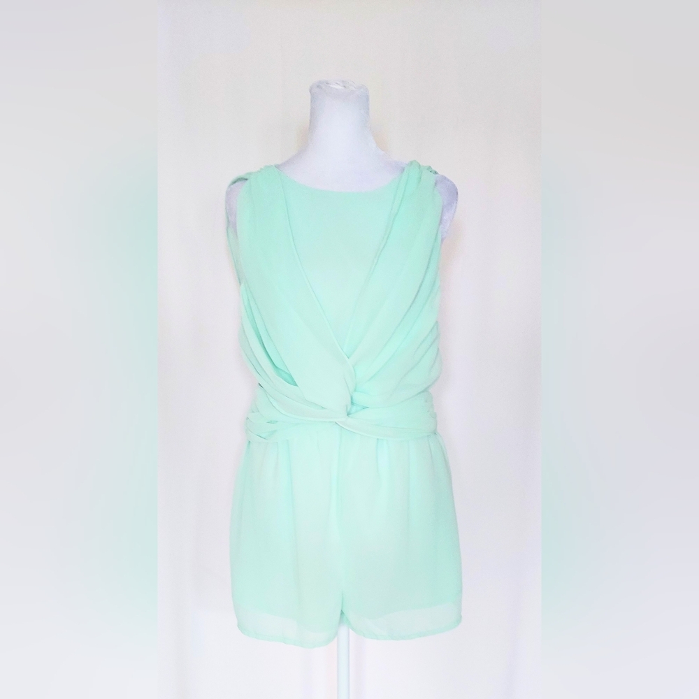 Tobi Sleeveless Chiffon Shorts Romper Green Size Medium NWT